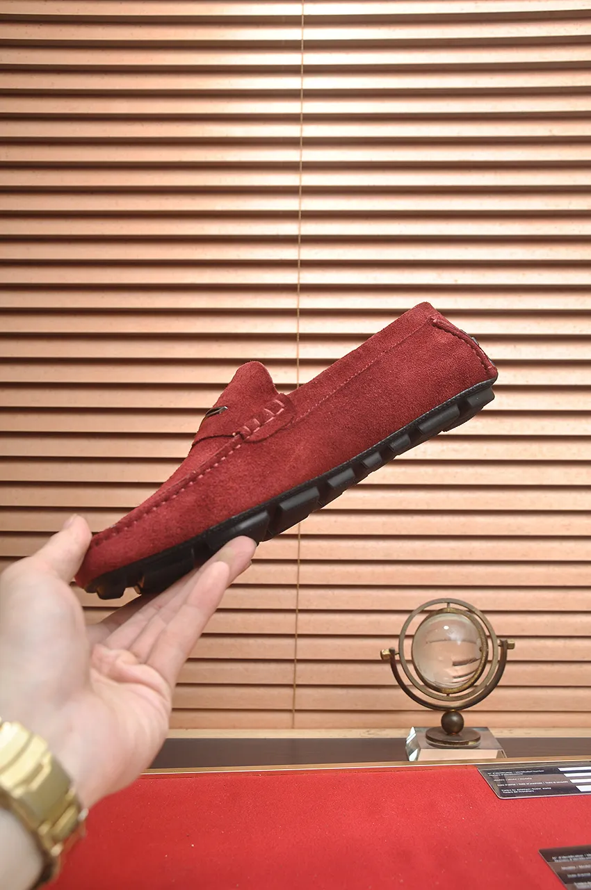 Men's men's shoes 💰420💶 [LV Doudou shoes] (water-dyed cowhide lining) new model is on the market, available on the official website. The new Doudou shoes are processed into single-color materials, and the uppers are made of imported horsehide leather. The body of the shoe is fully hemmed with mark thread, and is lined with imported original cowhide leather. The elegant shoe shape is super suitable for all-matching, and the size is 38-44.